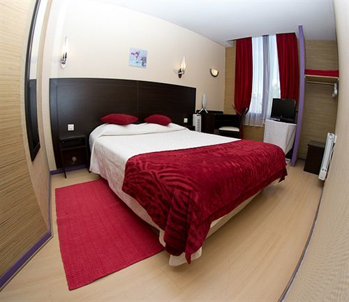Hotel Aquitain Gare Saint-jean 2*