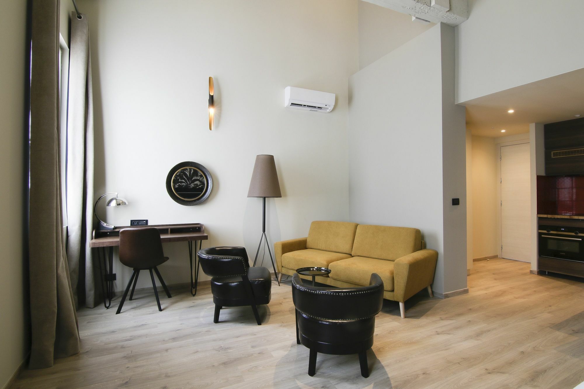 Erizio, A Bucolic And Urban Break Apartment *