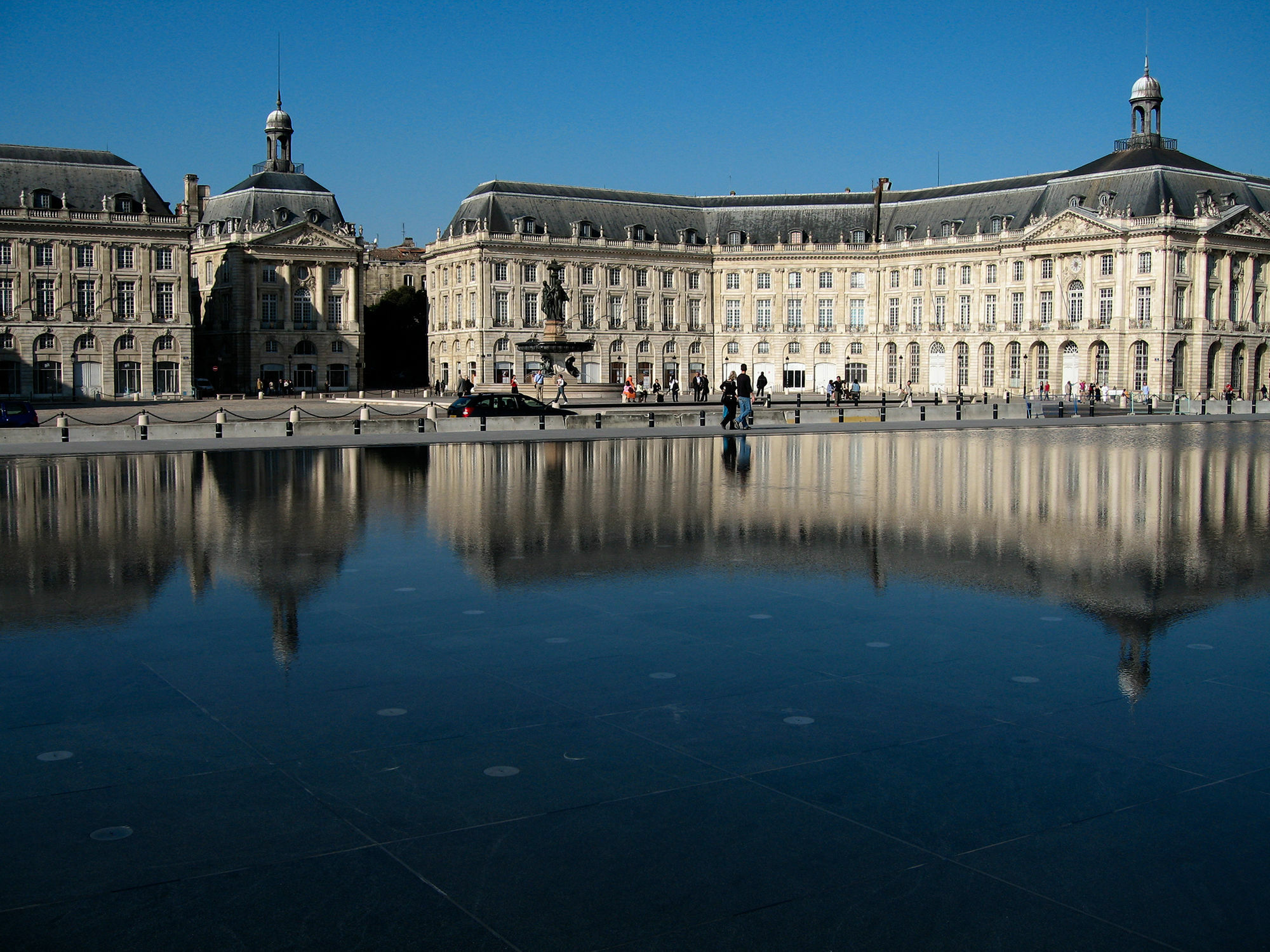 Apartment Dieu 3 *