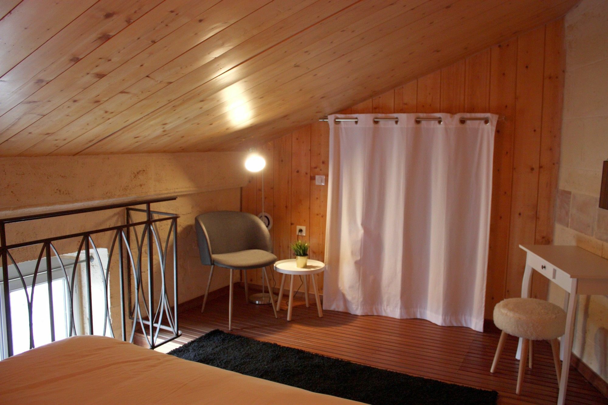 Les De La Victoire Apartment