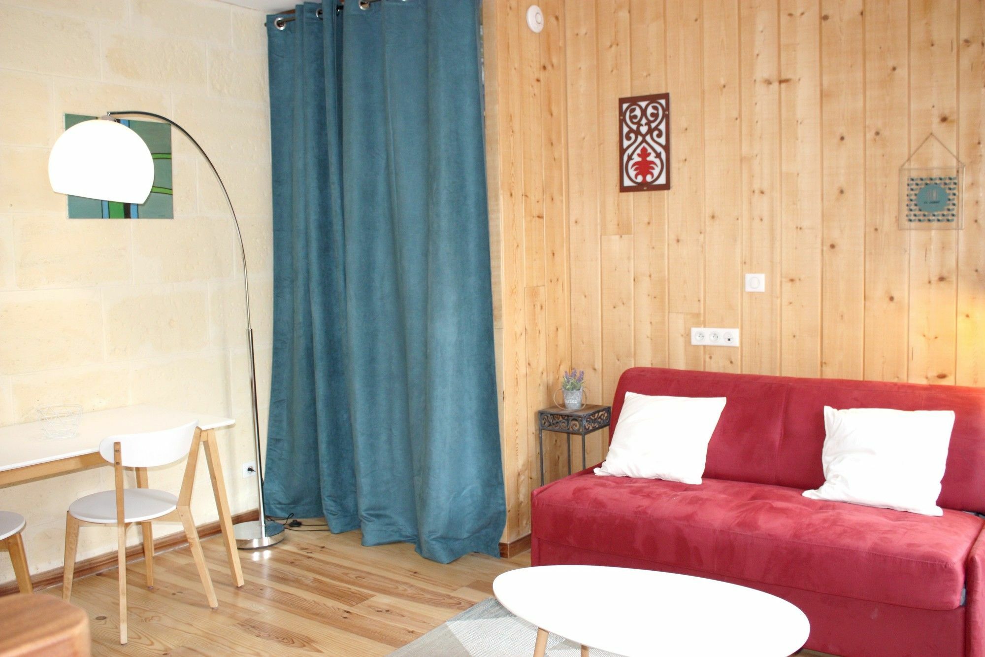 Les De La Victoire Apartment