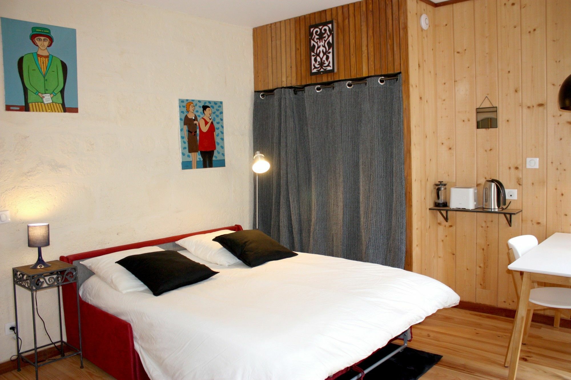 Les De La Victoire Apartment