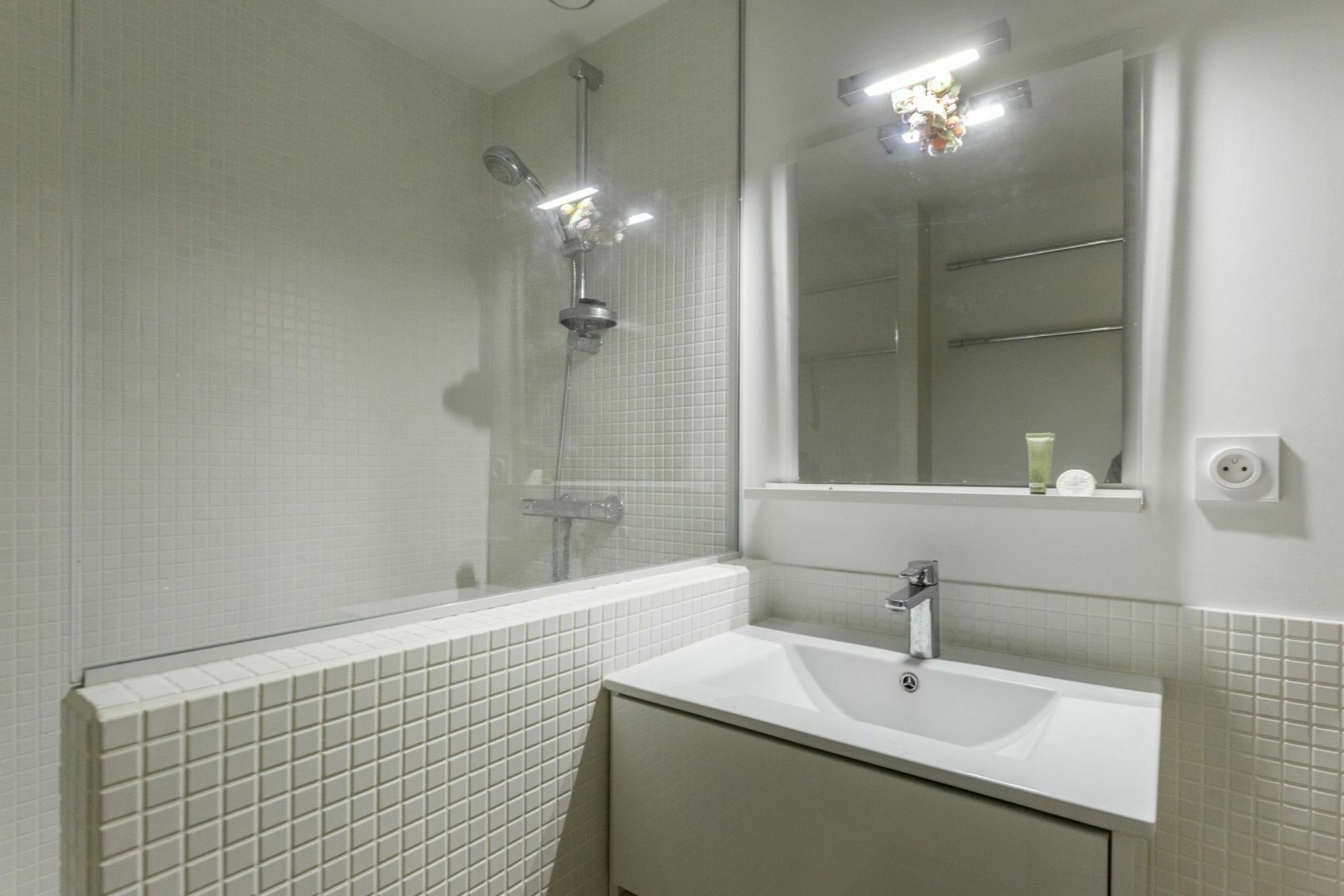 We - Cornac Apartment