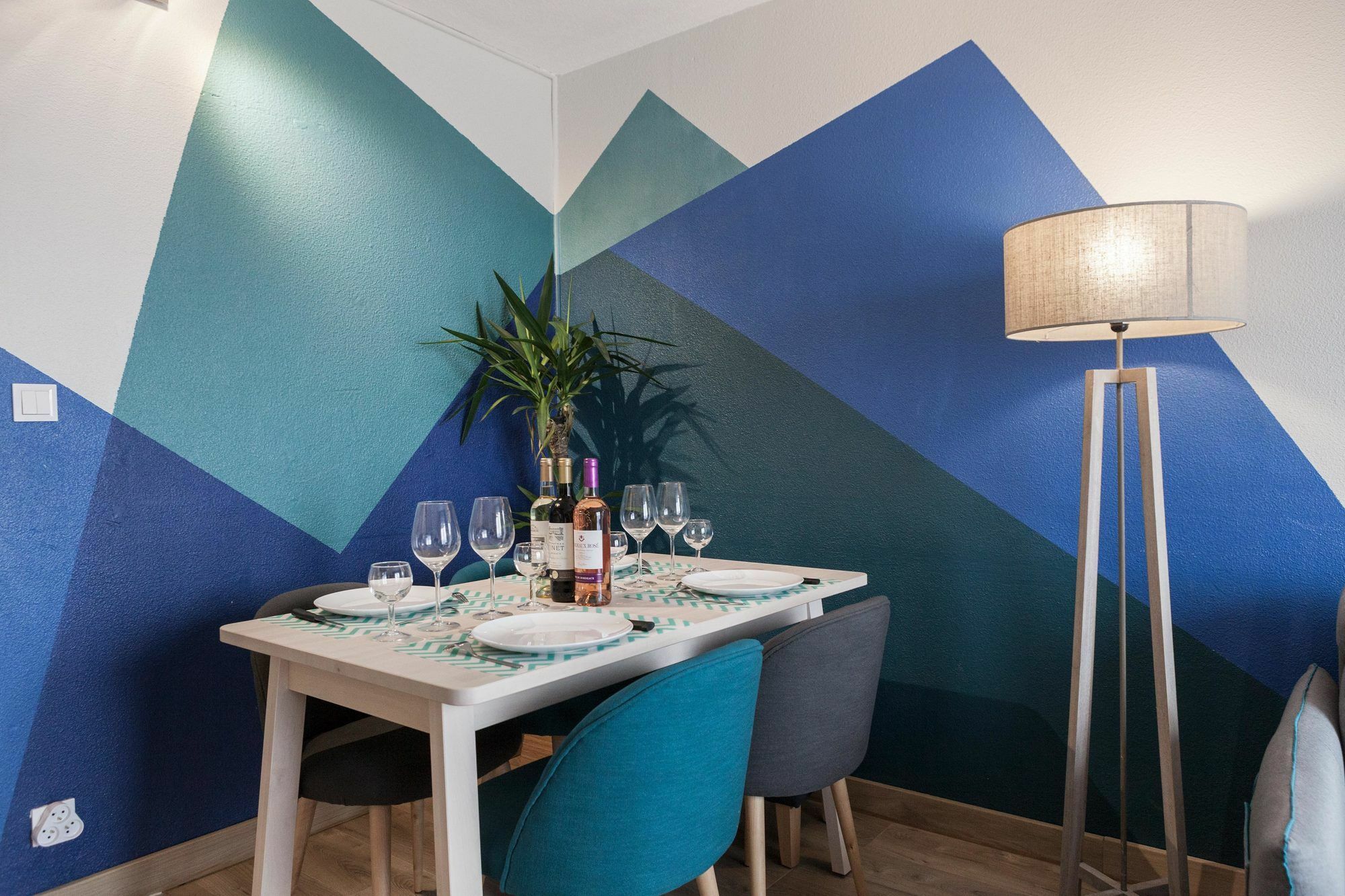 Free Parking - Self Checkin - Wifi - Panoramique Terrasse - Duplex Saint Jean - Superbordeaux