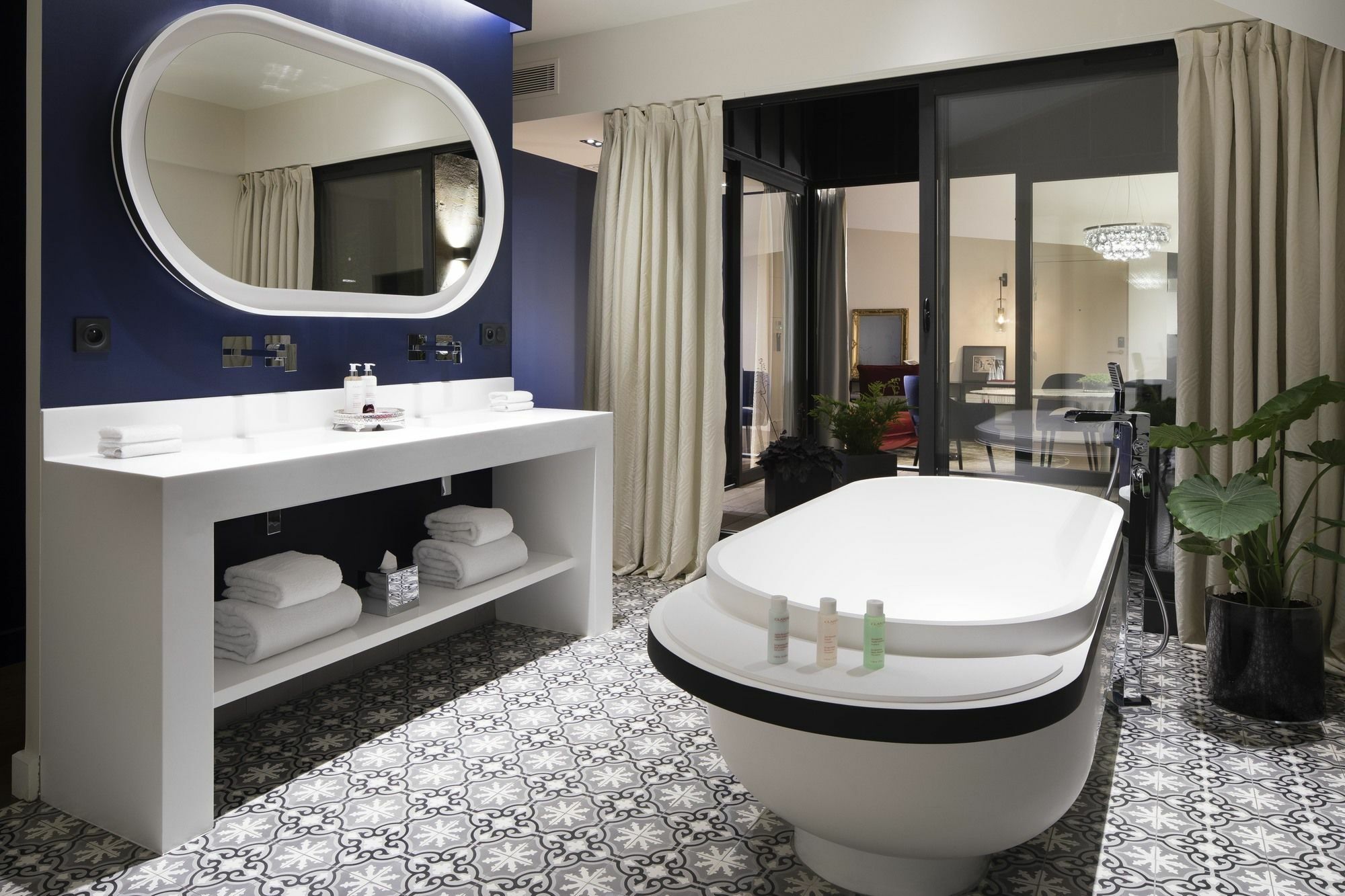 Cardinal Centre Hotel 3*