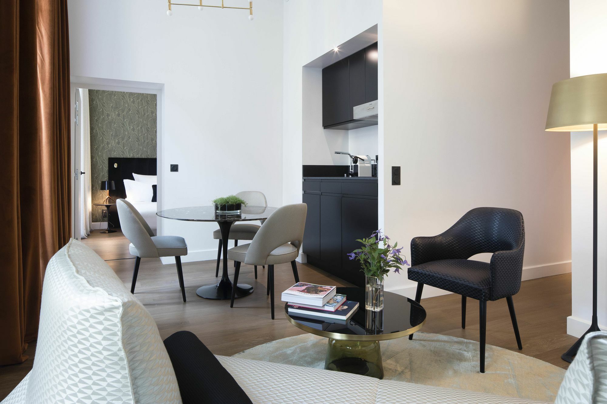 Cardinal Centre Hotel 3*