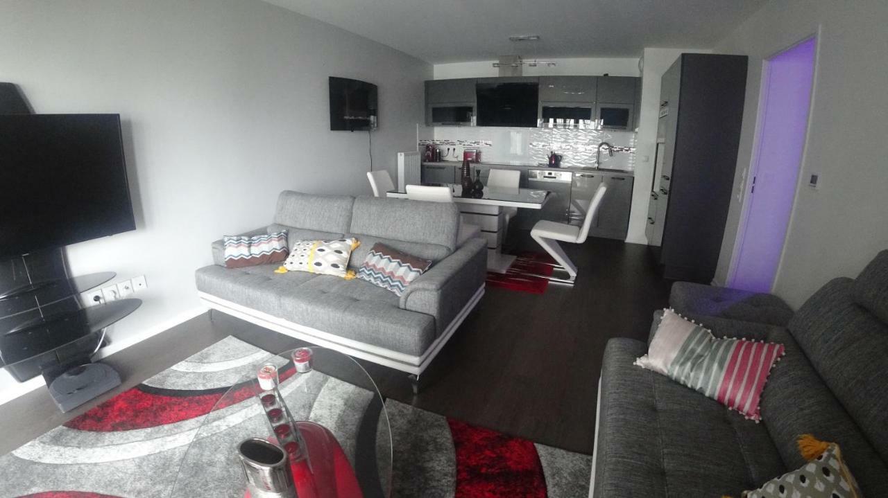 Bel T2 Pres Du Avc Un Parking Prive Apartment