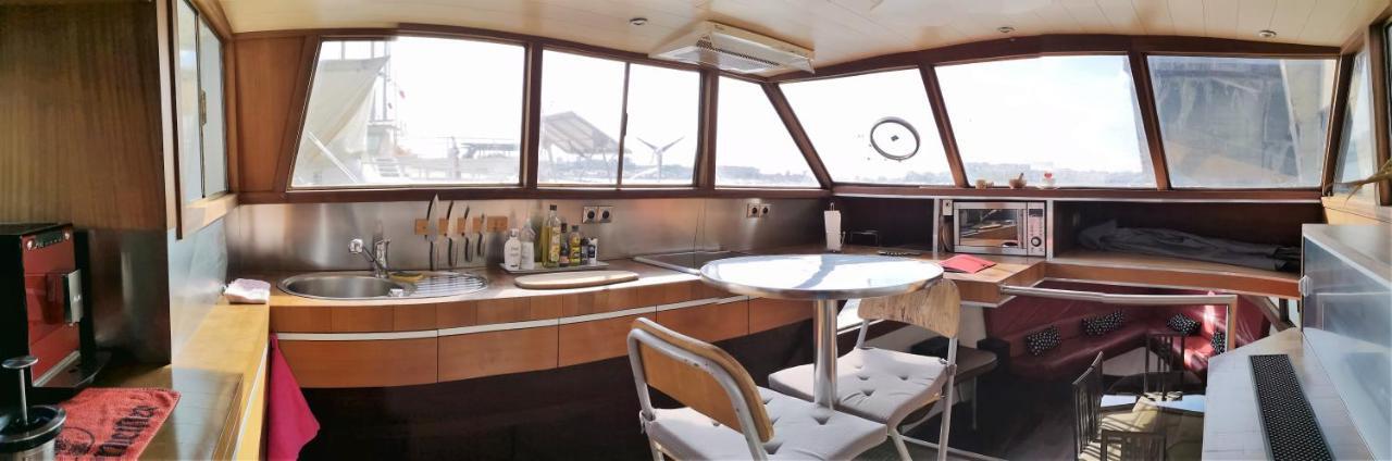 Hotel en barco Le Bateau Ivre *