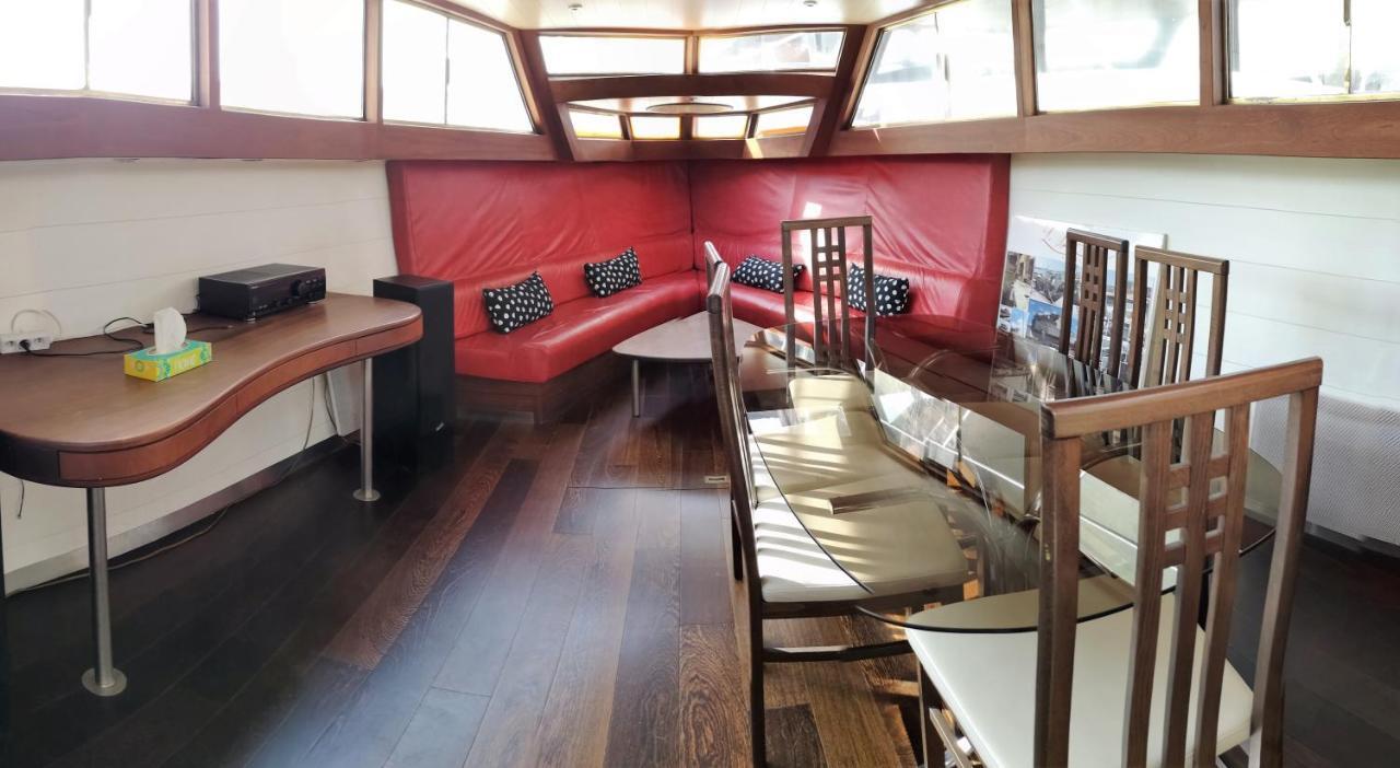 Le Bateau Ivre Hotel en barco Burdeos