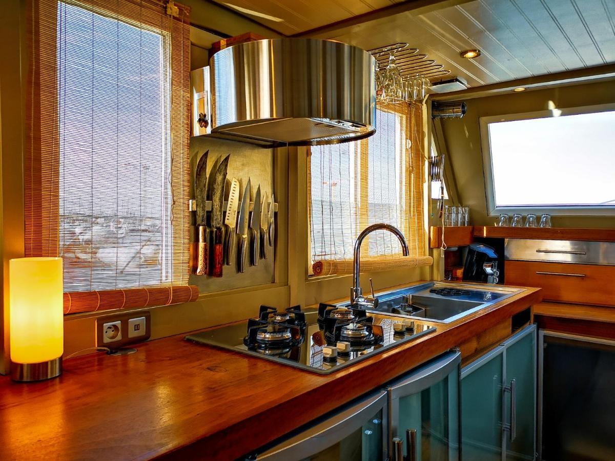 Botel Bateau Love Boat Bordeaux