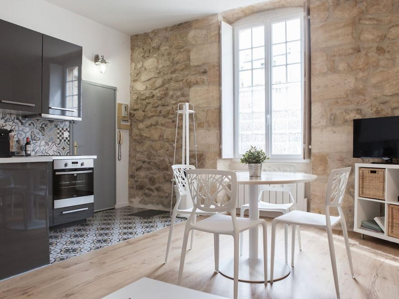 Augustins -petit Cocon Calme Et Lumineux Avec Parking Apartamento