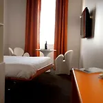 L\'Avant-Scene