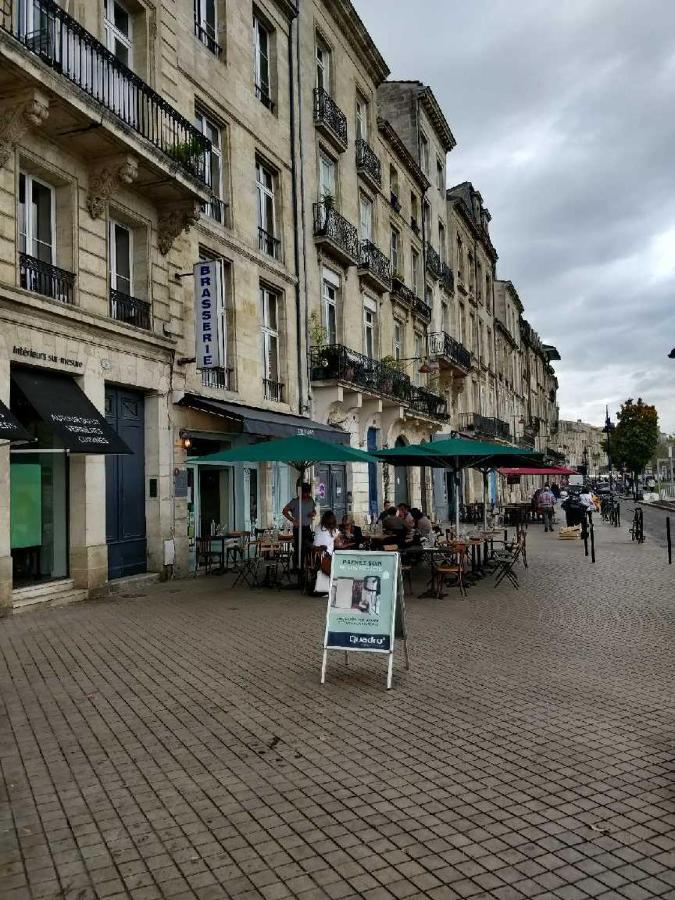 Luxe Bordeaux
