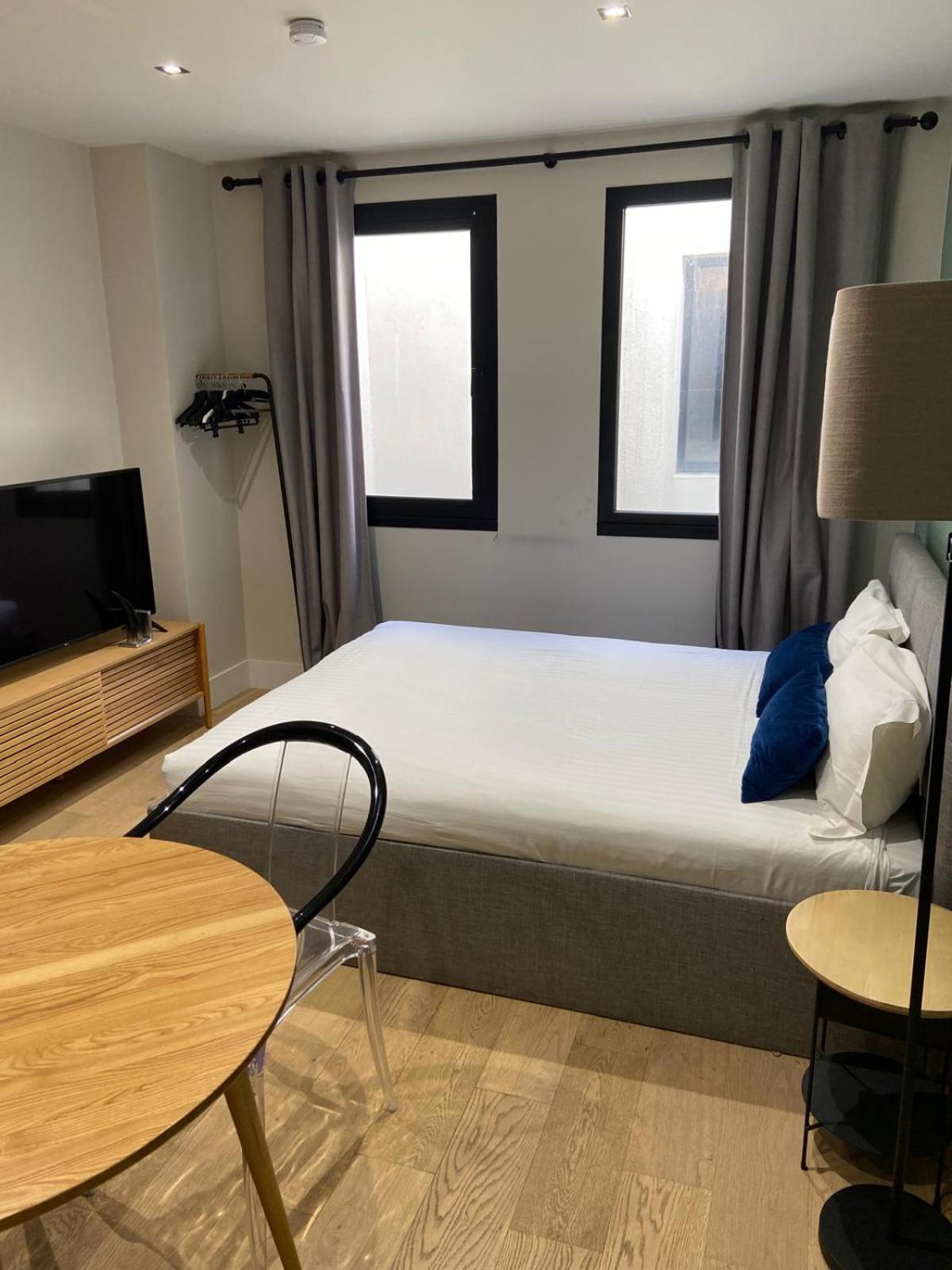Emile Fourcand -your Apartment Bordeaux