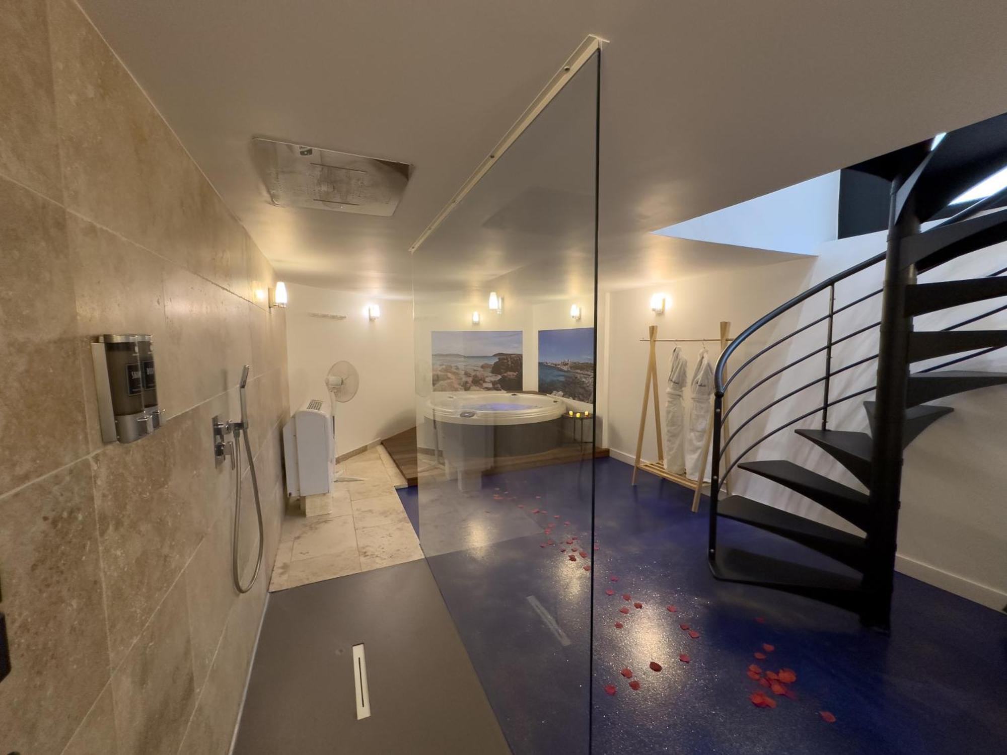 Mieuxqualhotel Jacuzzi Privatif La Parenthese * Bordeaux