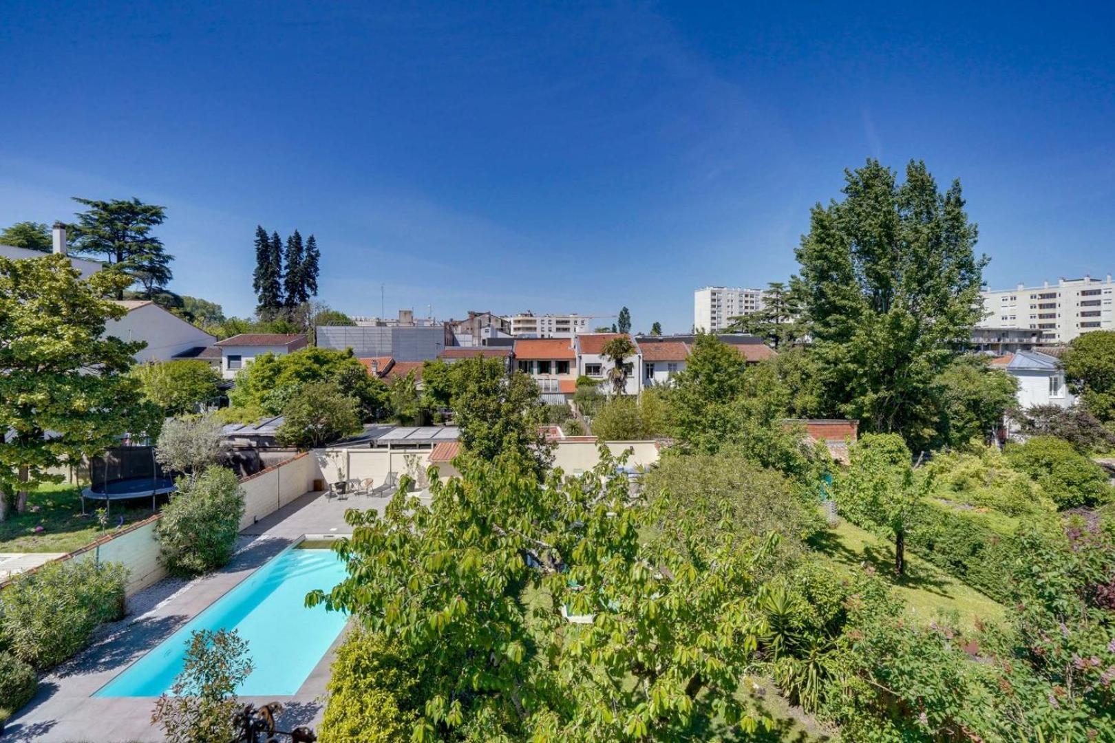 Tres Belle Maison Avec Piscine Et Jardin *