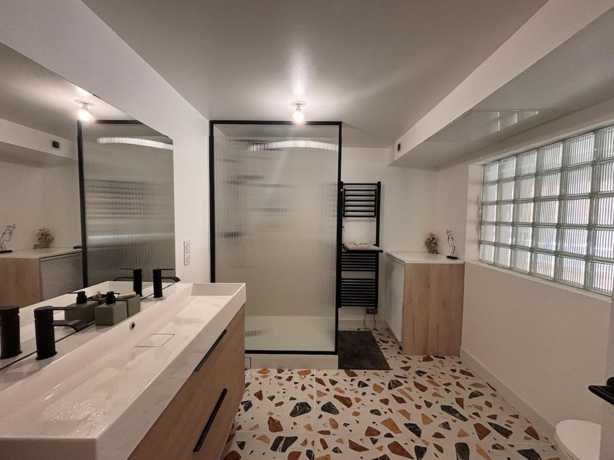 Appartement Duplex Quai Brazza Avec Terrace Et Parking *