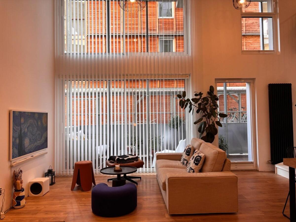 Appartement Duplex Quai Brazza Avec Terrace Et Parking *