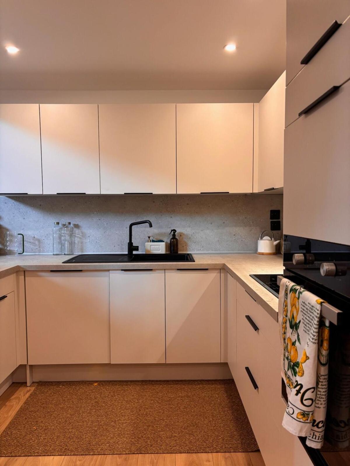 Duplex Quai Brazza Avec Terrace Et Parking Appartement