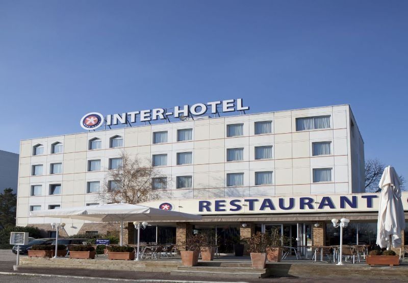 Kyriad Le Lac Hotel