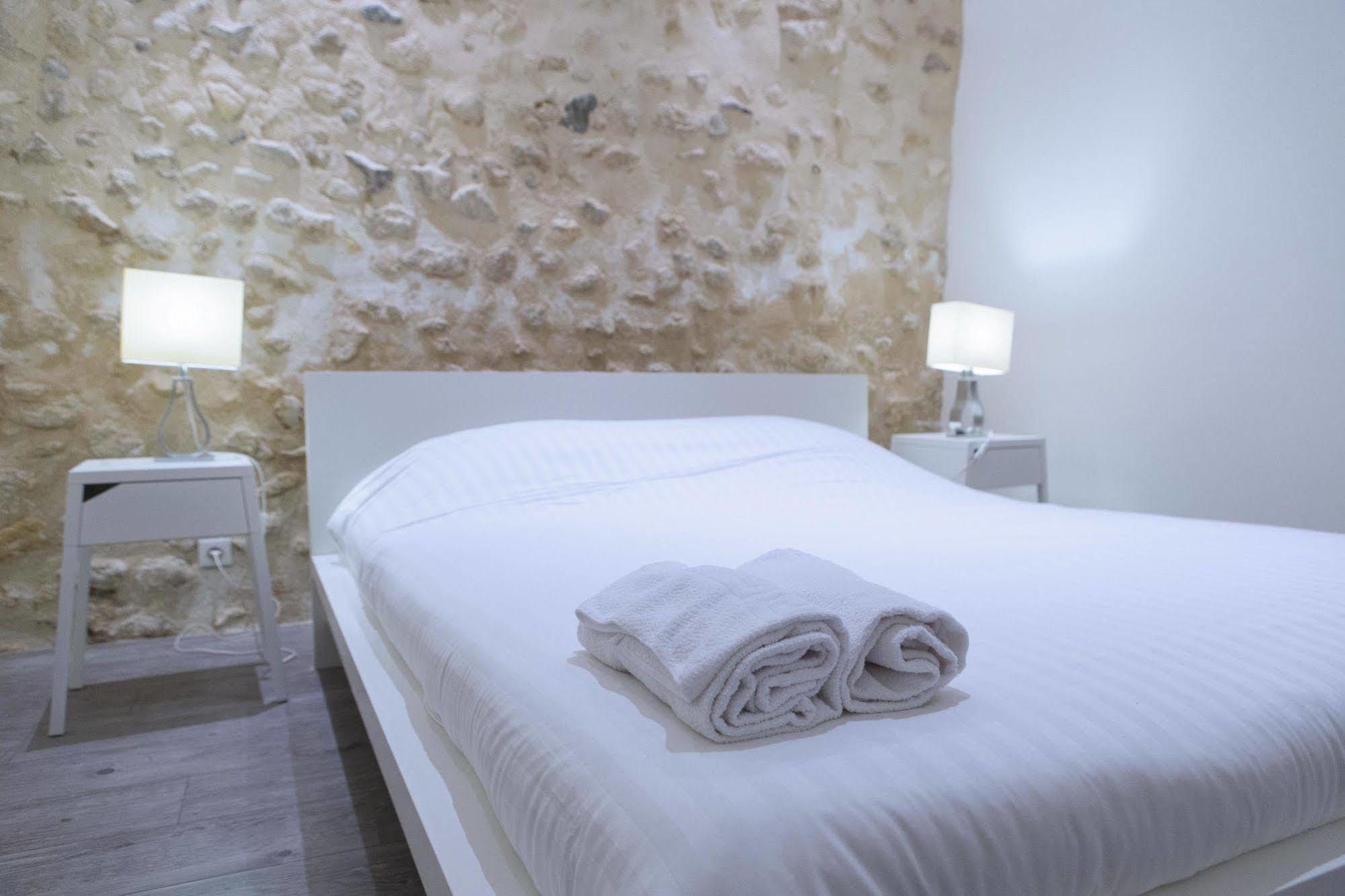 Apartamento Ausone Beautiful Loft In Historical Center + Terrace And Parking Burdeos