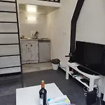 Petit studio idéalement placé!