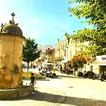L\'Echoppe Sur La Place