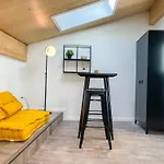 Beau Studio Lumineux Avec Climatisation Pour 2 Personnes