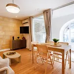 Sublime 2-Bedroom Apartment - Historical Center