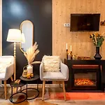Le Nid Douillet, Center, Jacuzzi, Sensory Shower