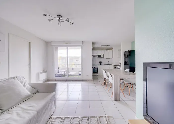 Bordeaux Bastide Apartment With Parking