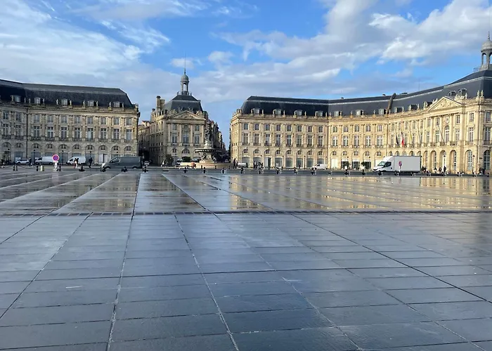 Le Charmant Quai Bourgeois