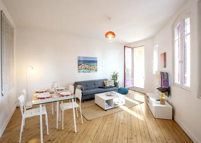 Place Saint Michel Apartment