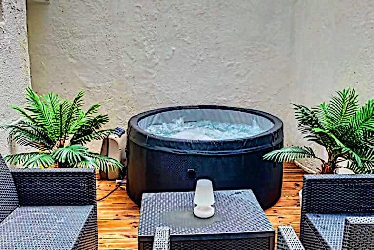 Apartment Appt Avec Jacuzzi Place Pey Berland