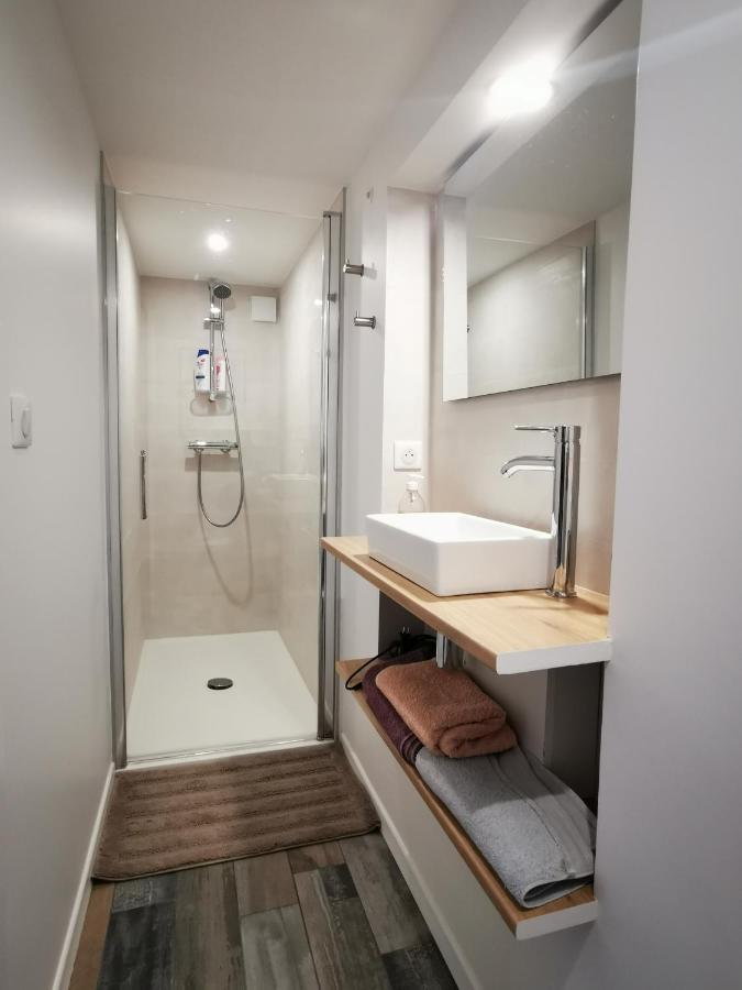 Apartment Dependance Cosy Dans Maison Bordelaise A 200m Du Tram Et Du Chu