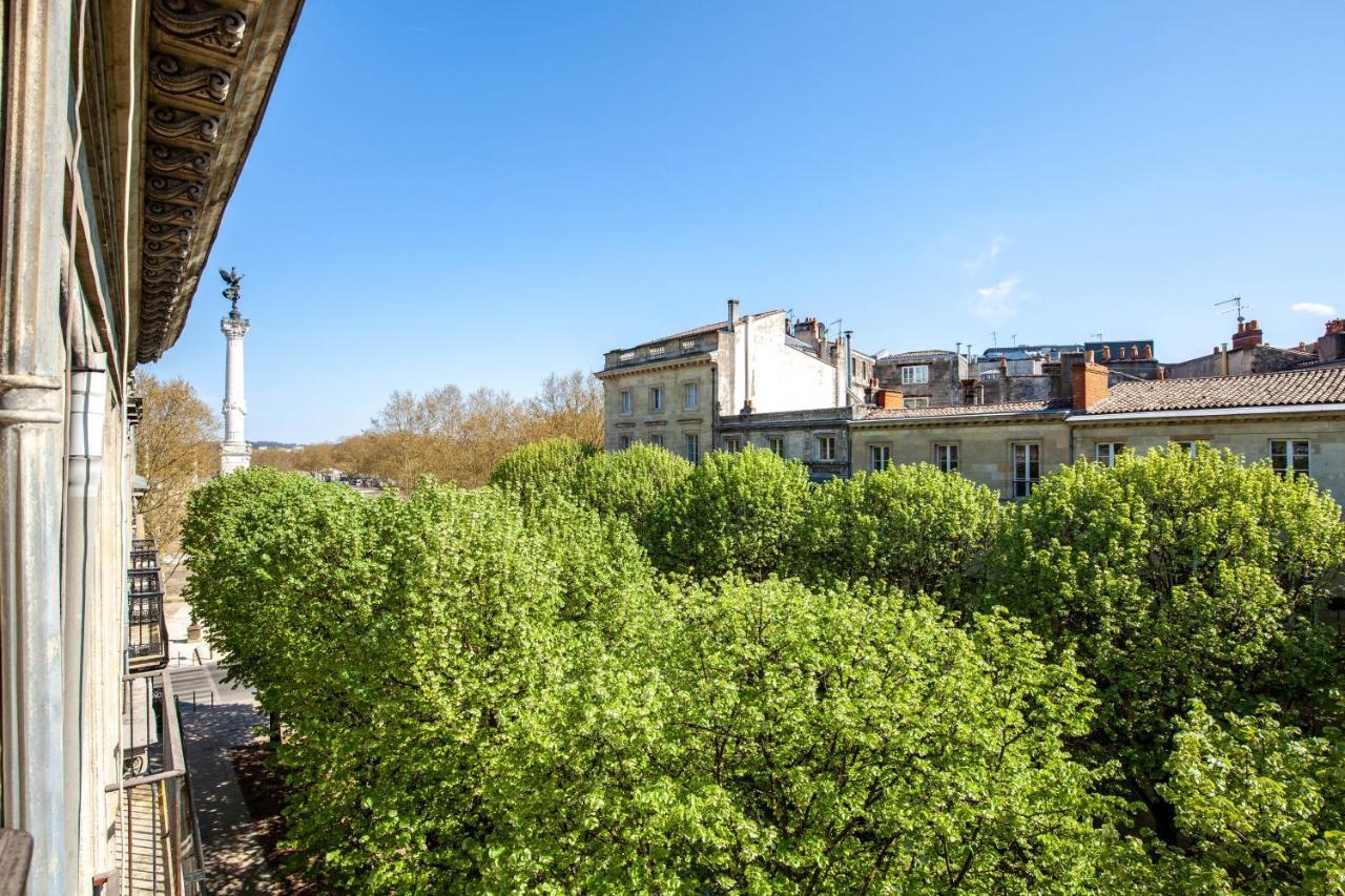 - Place Des Quinconces * Bordeaux