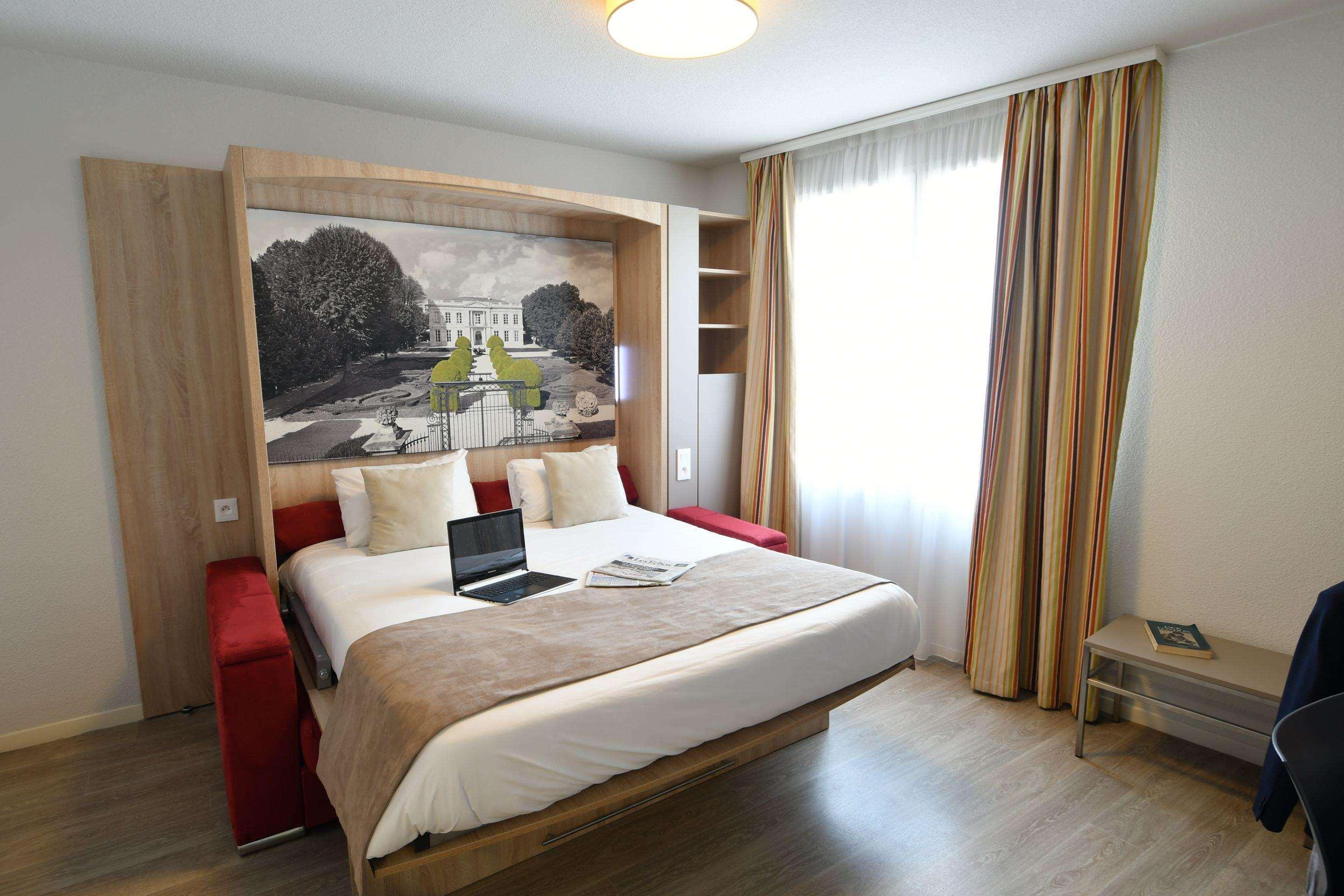 Hotel And Golf Bassins A Flot Bordeaux