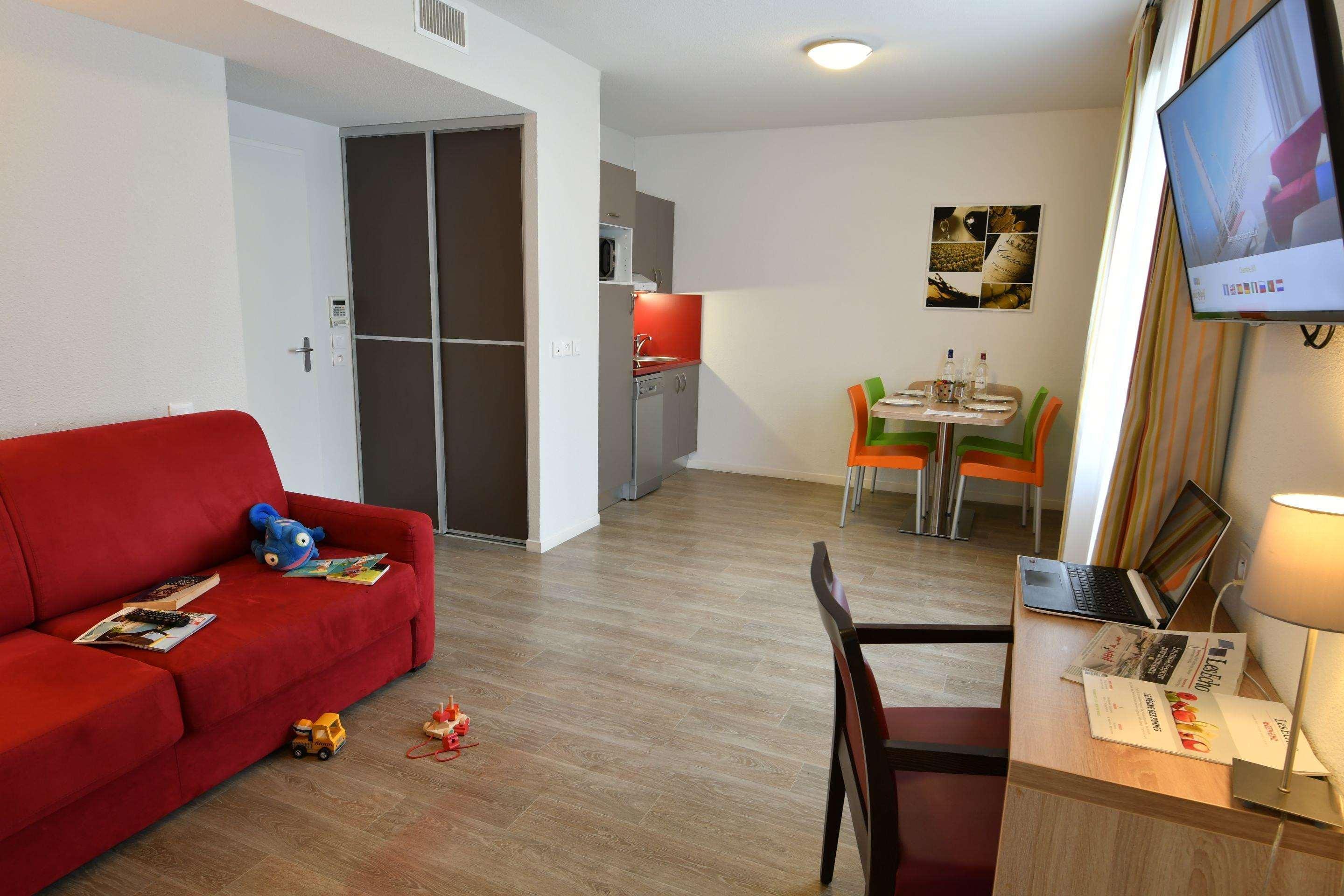 And Golf Bassins A Flot Bordeaux