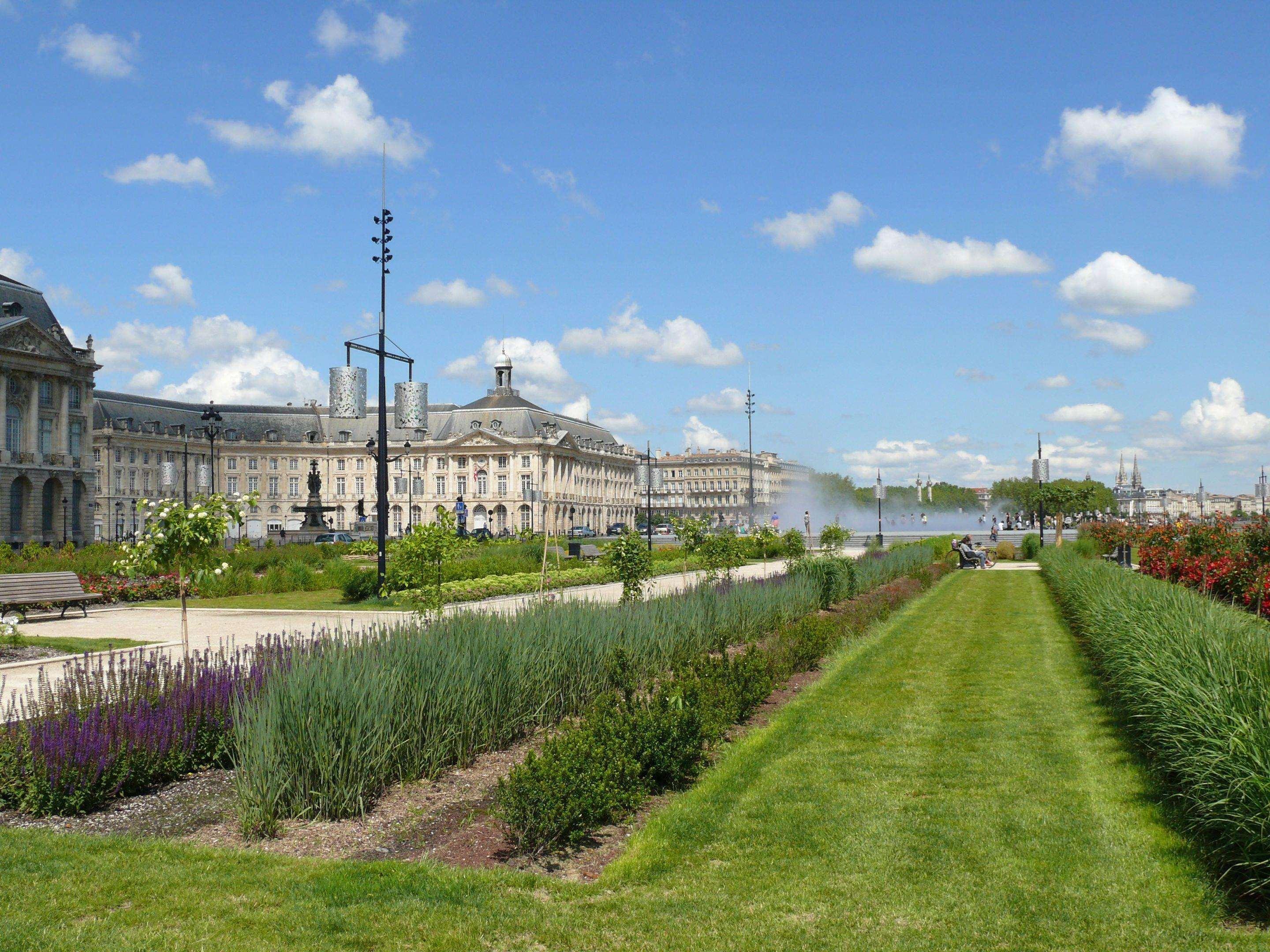 And Golf Bassins A Flot Bordeaux