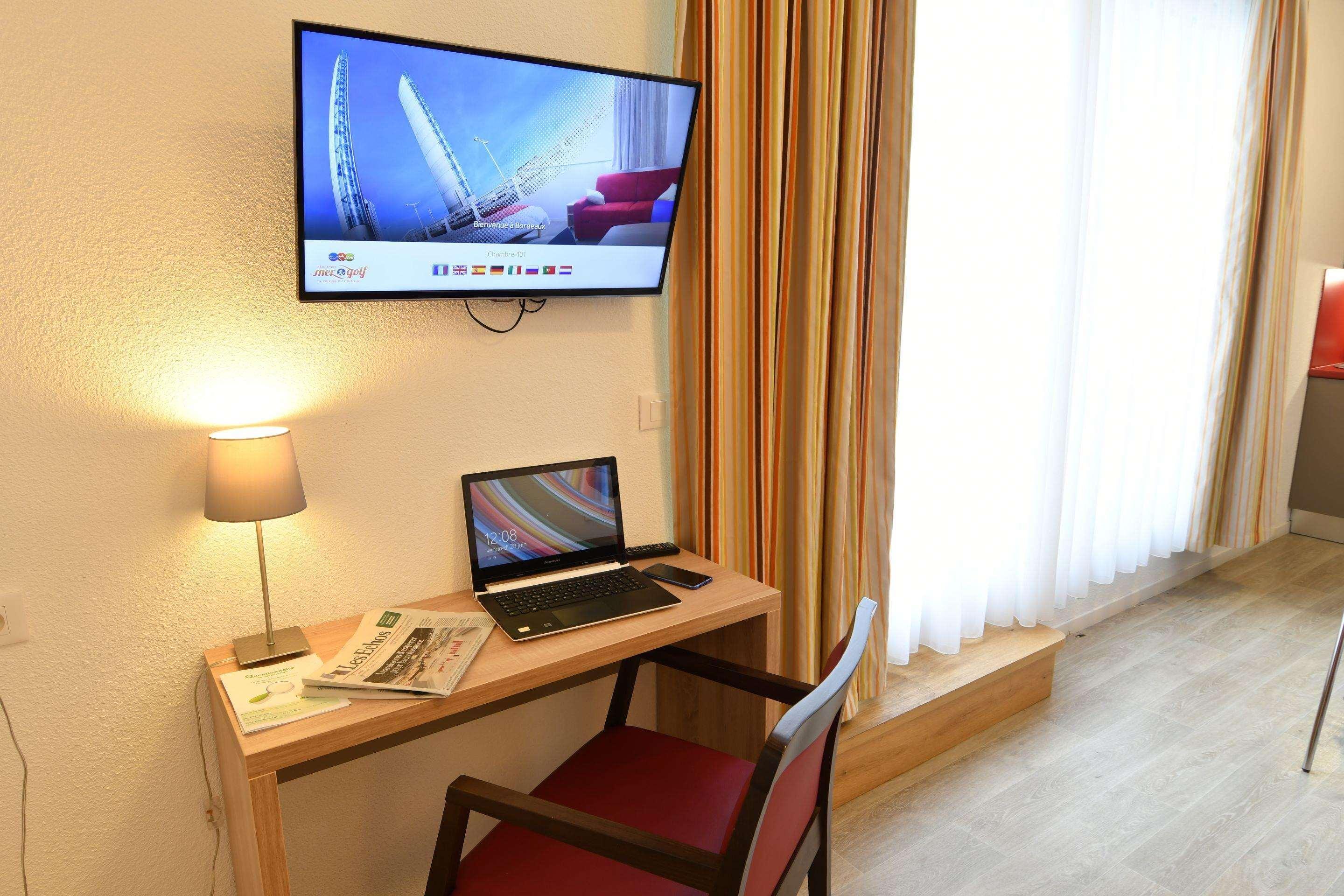 And Golf Bassins A Flot Hotel Bordeaux