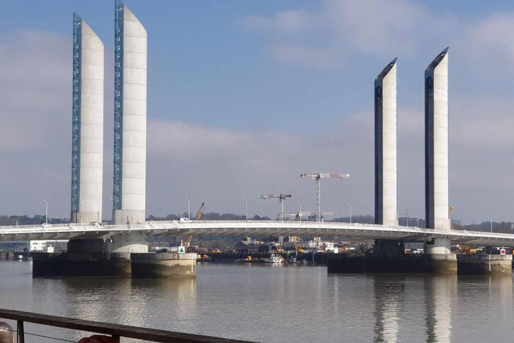 Apartment Grand 2 Avec Terrasse Bordeaux