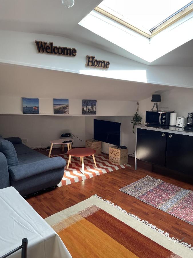 Grand Studio A Cote De La Gare