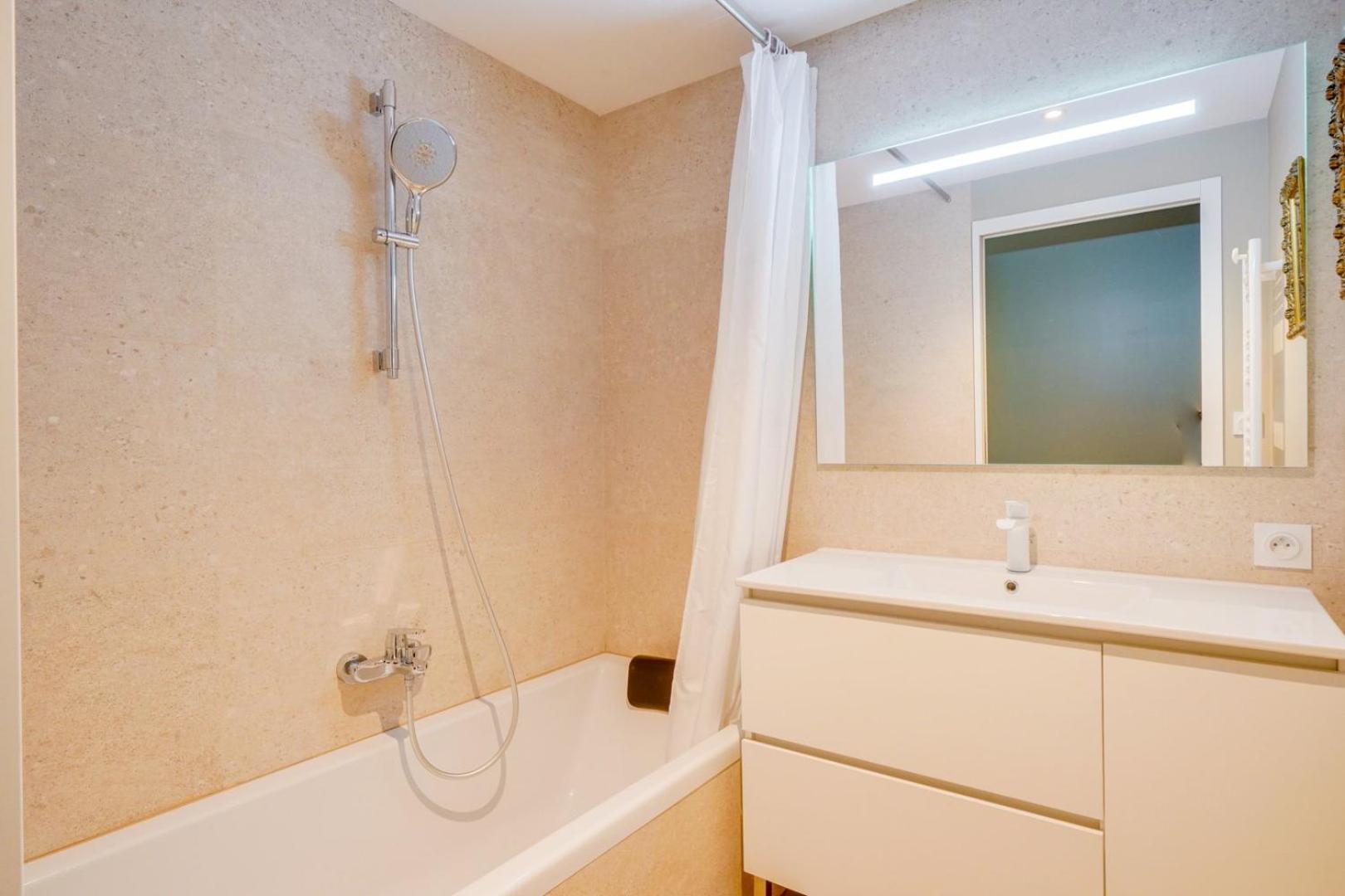 Gasthof Spacious Family With Swimming Pool *