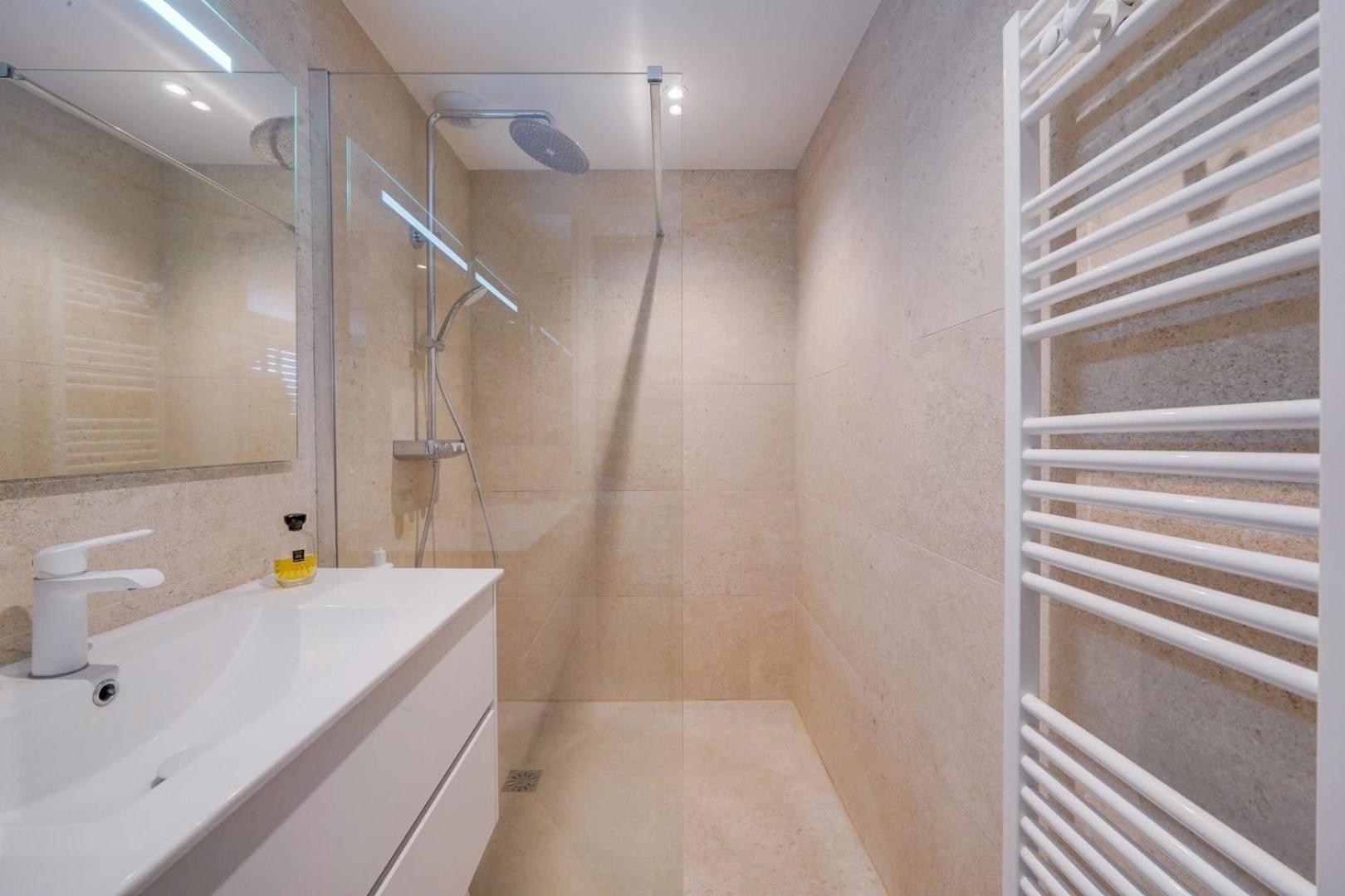 Gasthof Spacious Family With Swimming Pool Bordeaux