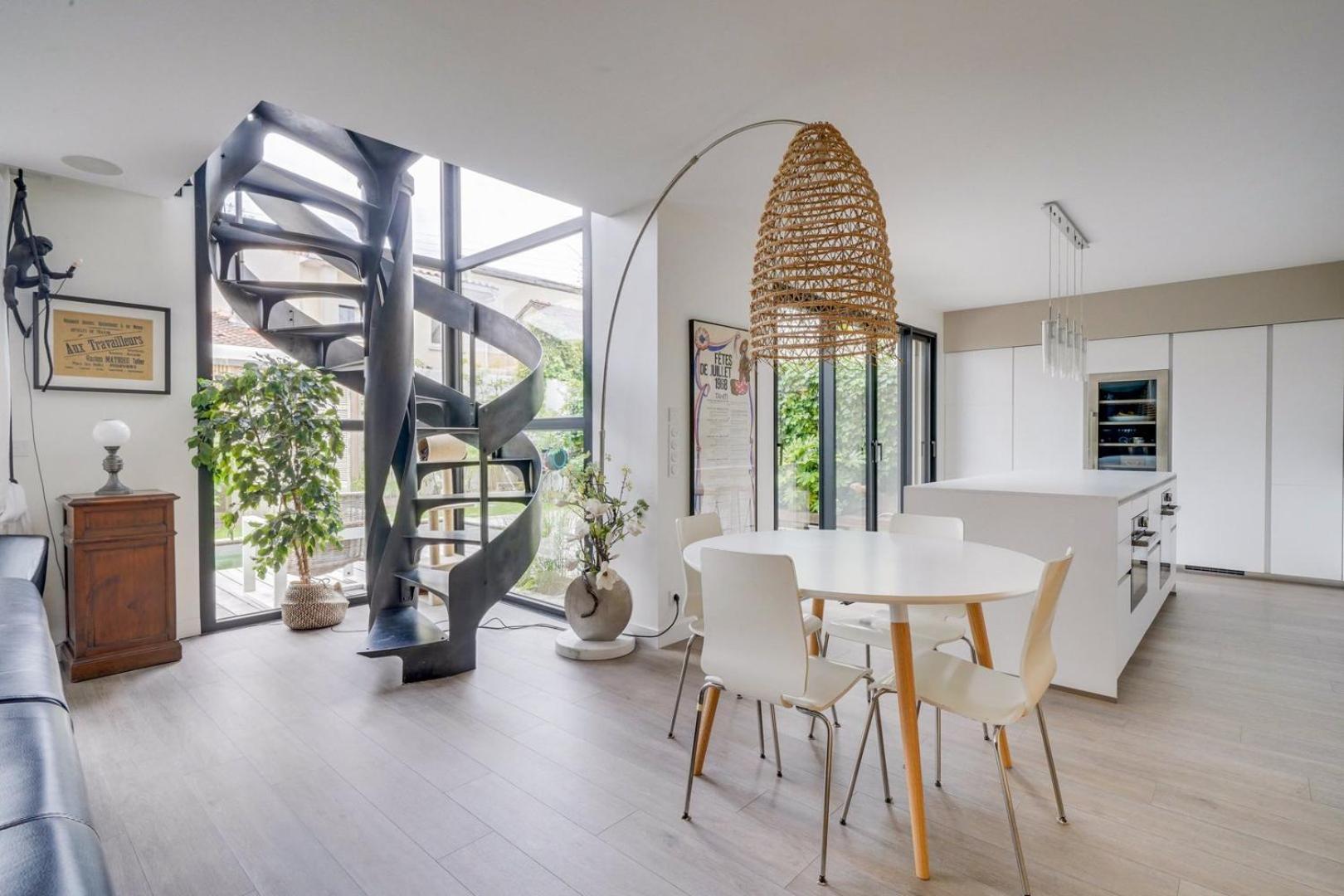 Spacious Family With Swimming Pool *