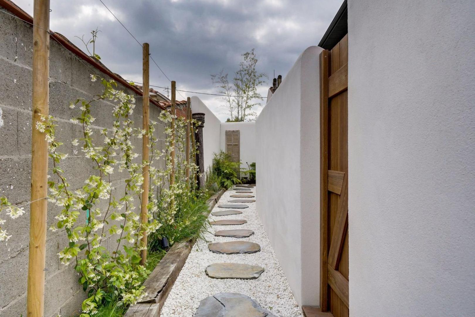 Gasthof Spacious Family With Swimming Pool *