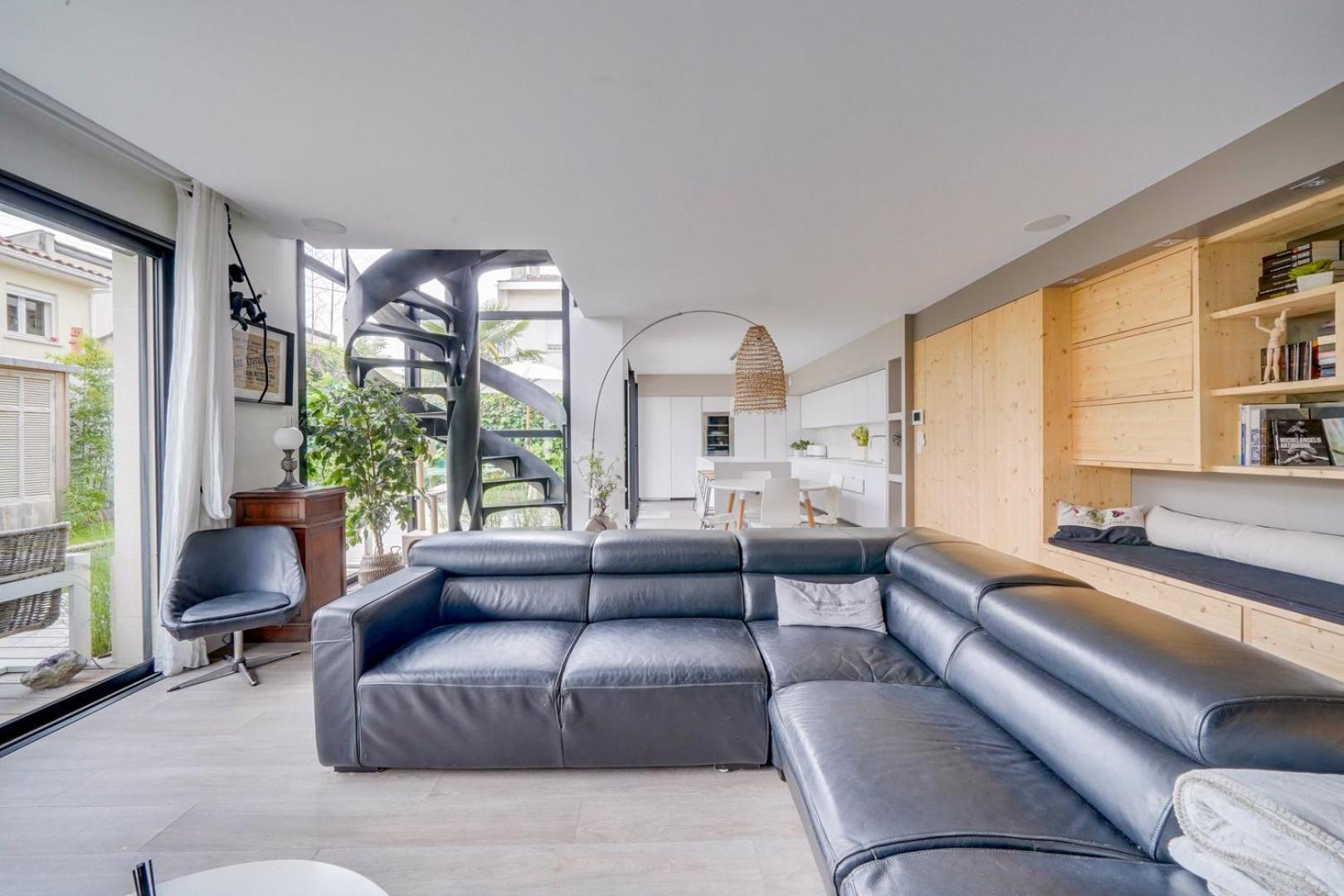 Spacious Family With Swimming Pool Gasthof