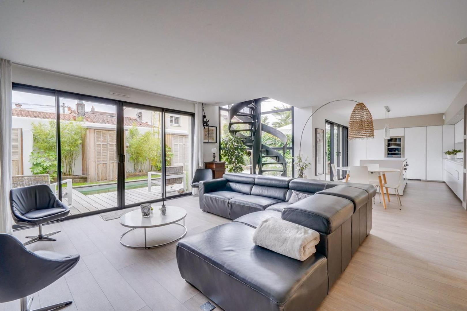 Spacious Family With Swimming Pool