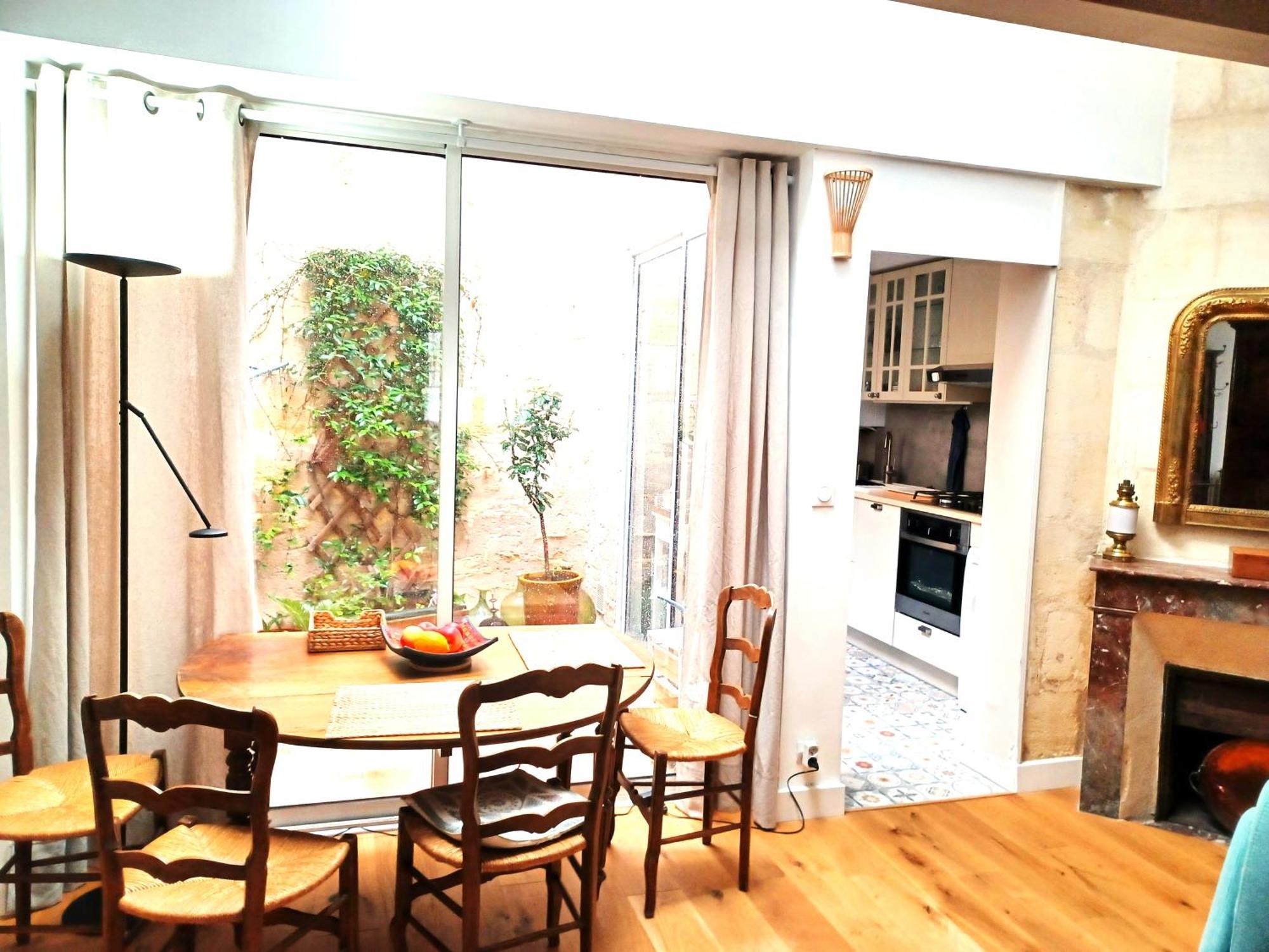 Holiday home L'echoppe Sur La Place Bordeaux