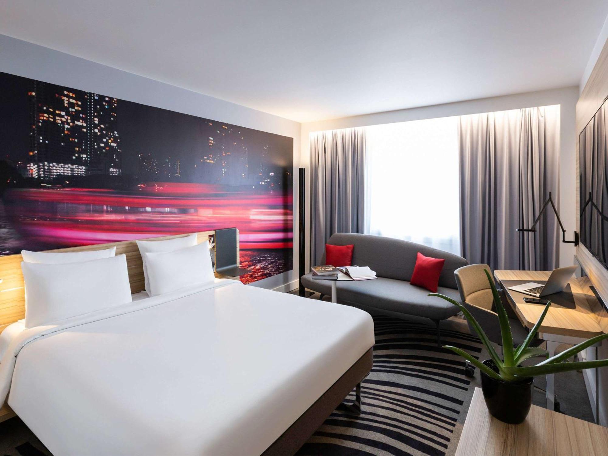 Hotel Novotel Centre 4*